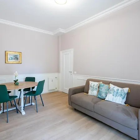 Trastevere Cinque Stelle Apartment *